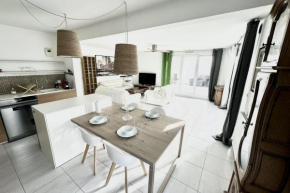 Spacious T3 with Wifi - terrace and parking
